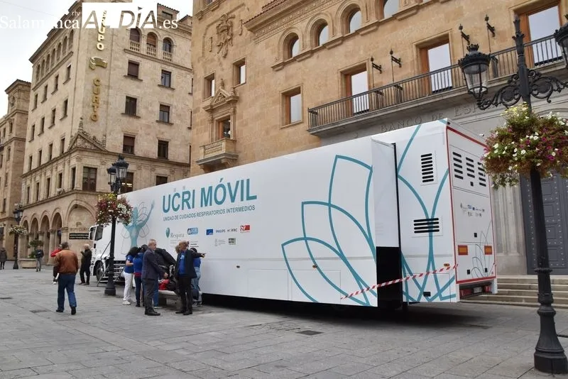 Unidades de cuidados respiratorios intermedios (UCRI) en la plaza de los Bandos. Foto de Vanesa Martins