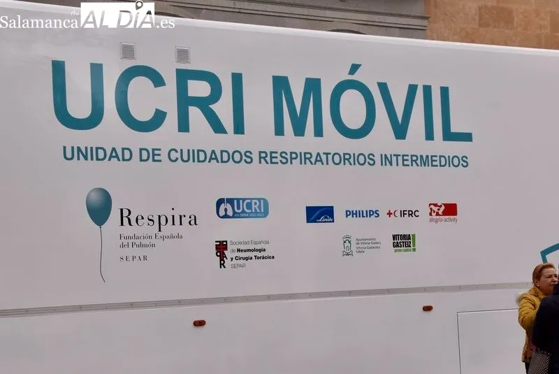 Unidades de cuidados respiratorios intermedios (UCRI) en la plaza de los Bandos. Foto de Vanesa Martins