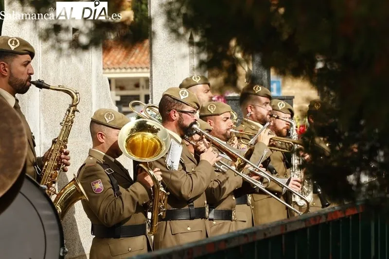 Acto para conmemorar el Día de los Caídos por la Patria, en el cementerio de Salamanca. Foto de David Sañudo