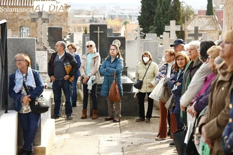 Acto para conmemorar el Día de los Caídos por la Patria, en el cementerio de Salamanca. Foto de David Sañudo
