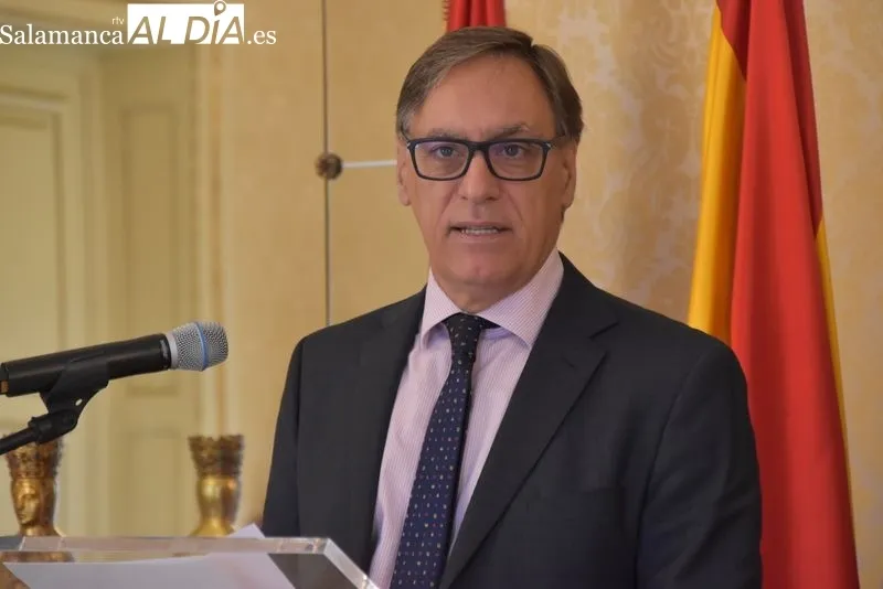 Recepción en el Ayuntamiento a Quique Muñoz, chef con Estrella Michelin que ha elegido Salamanca para su nuevo proyecto gastronómico. Foto de Vanesa Martins