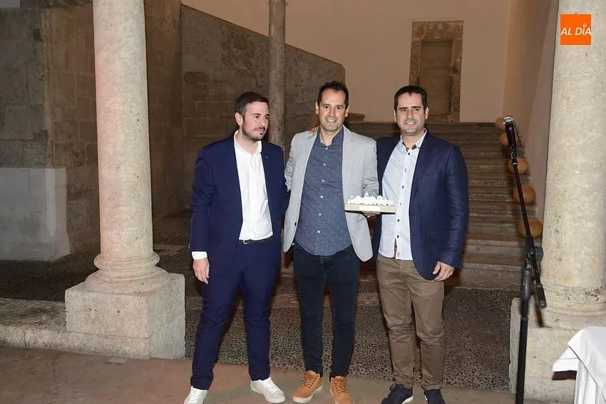 Foto 10 - El empresariado mirobrigense se viste de gala para reconocer a Helix Zamarro, Grupo Hermon y Miroliva
