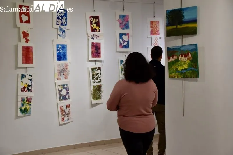 Exposición de la Fundación Aviva en el Espacio Joven. Foto de Vanesa Martins