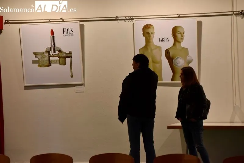 Exposición ‘Mujer-ES, no más cuentos’, de la artista Coral Corona en la Casa de la Mujer. Foto de Vanesa Martins