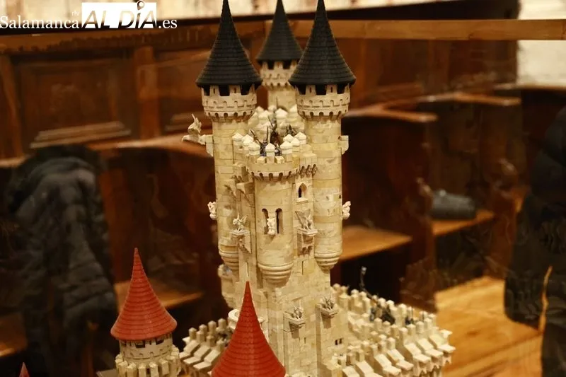Exposición de monumentos realizados con piezas de Exin Castillos, en el convento de Las Claras