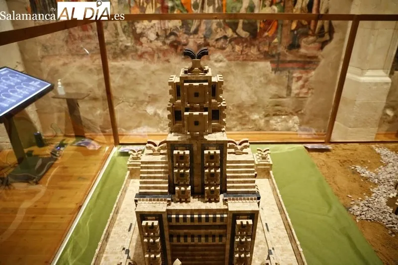 Exposición de monumentos realizados con piezas de Exin Castillos, en el convento de Las Claras