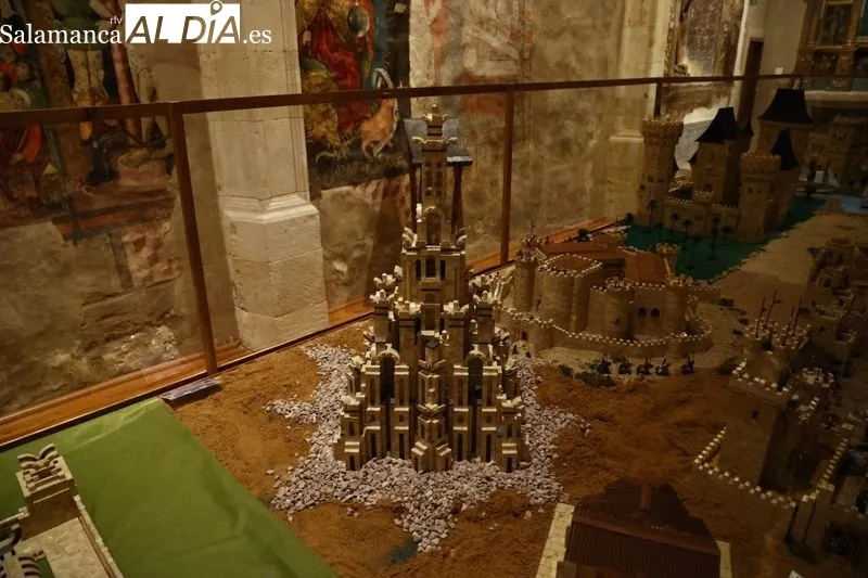 Exposición de monumentos realizados con piezas de Exin Castillos, en el convento de Las Claras