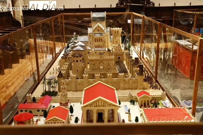 Exposición de monumentos realizados con piezas de Exin Castillos, en el convento de Las Claras