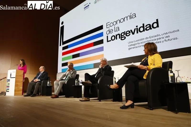 El Nobel de Economía en 2017, el estadounidense Richard H. Thaler, en la apertura del I Congreso Internacional sobre Economía de la Longevidad, en el Colegio Arzobispo Fonseca. Foto de David Sañudo
