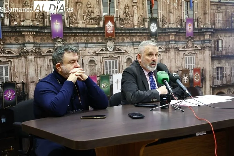 Rueda de prensa en la Casa de la Iglesia a cargo del presidente de la Junta de la Semana Santa de Salamanca, Francisco Hernández Mateo. Foto de David Sañudo