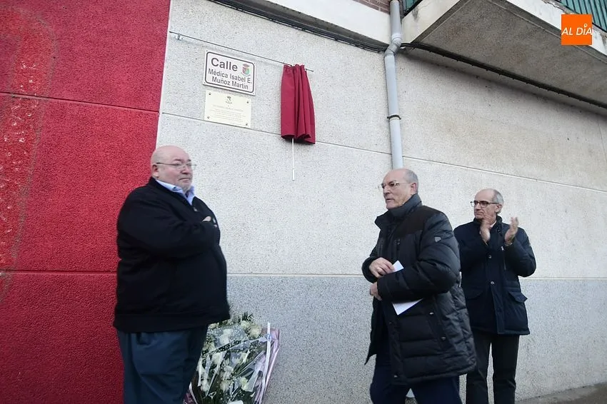 Foto 7 - La Fuente de San Esteban dedica una calle a la m&eacute;dica de la localidad v&iacute;ctima del coronavirus