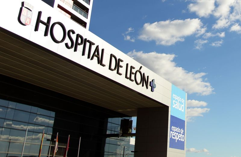 Fachada del Hospital de León. Foto saludcastillayleon.es