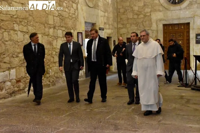 El presidente de la Junta de Castilla y León inaugura el ciclo de conferencias en el Convento de San Esteban. Fotos: Vanesa Martins