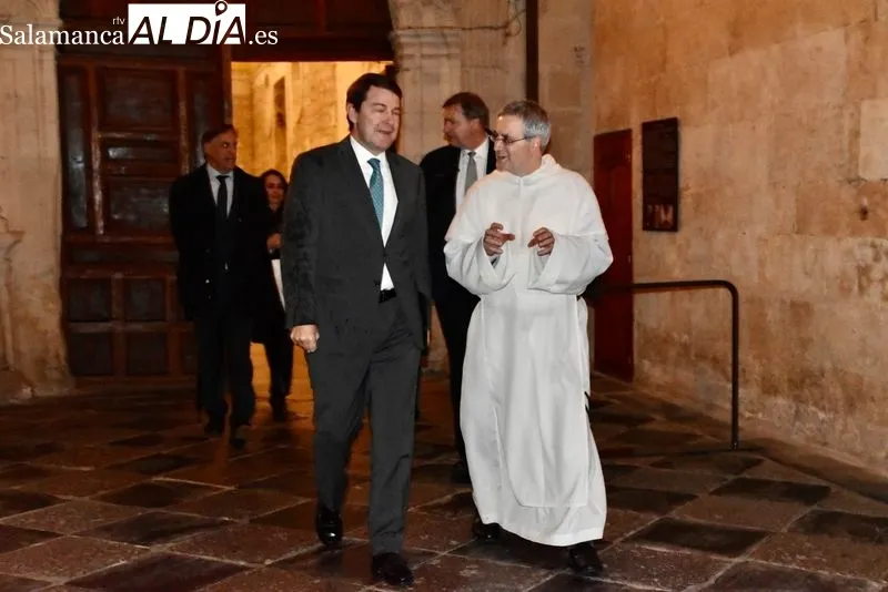 El presidente de la Junta de Castilla y León inaugura el ciclo de conferencias en el Convento de San Esteban. Fotos: Vanesa Martins
