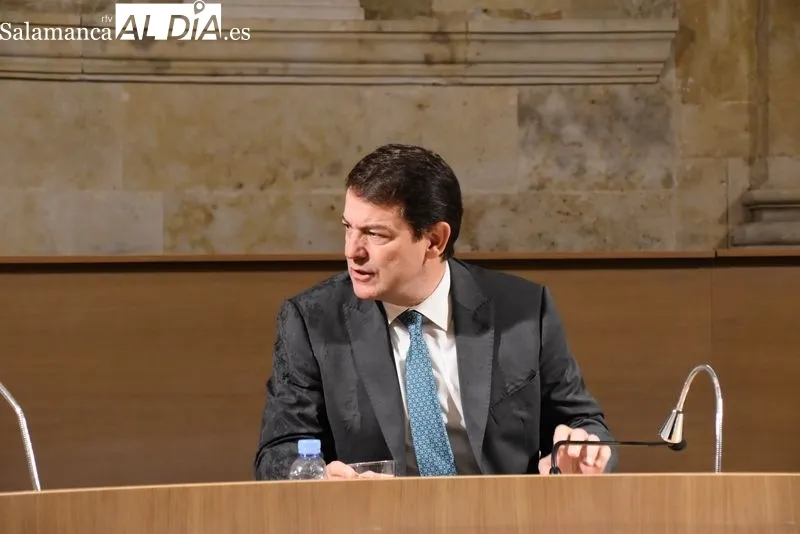 El presidente de la Junta de Castilla y León inaugura el ciclo de conferencias en el Convento de San Esteban. Fotos: Vanesa Martins