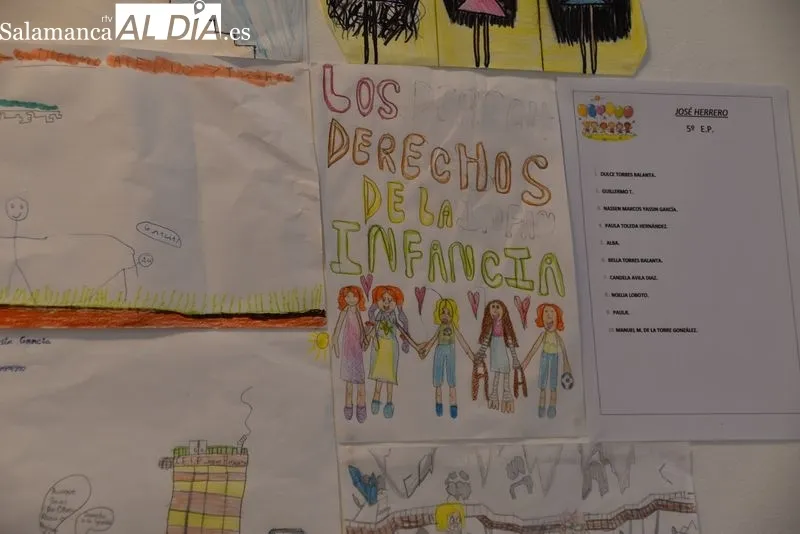 Exposición del concurso de dibujos en el Centro Municipal Integrado Julián Sánchez ‘El Charro’. Fotos: Vanesa Martíns