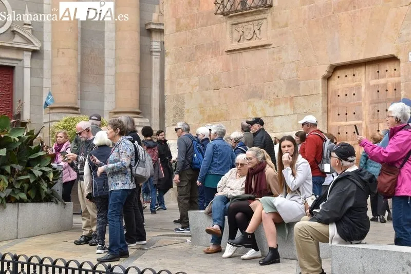 Buen ambiente en el centro de Salamanca en el Día de Todos los Santos. Fotos: Vanesa Martins