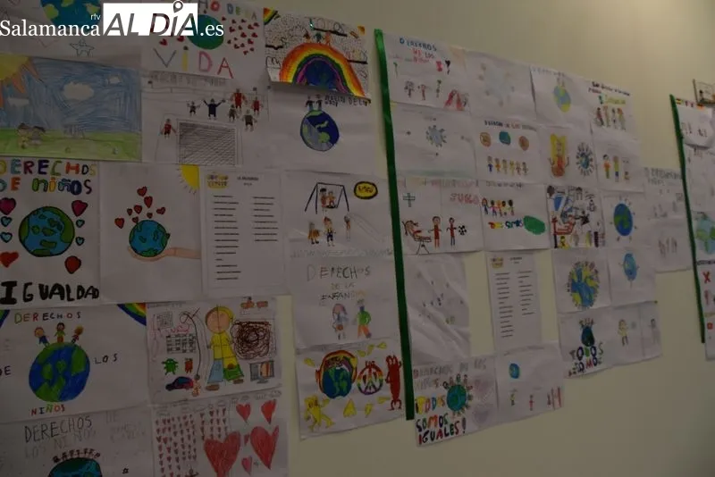 Exposición del concurso de dibujos en el Centro Municipal Integrado Julián Sánchez ‘El Charro’. Fotos: Vanesa Martíns
