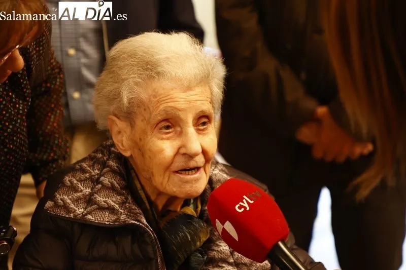 Homenajea a personas centenarias realizado en el Ayuntamiento de Salamanca. Foto de David Sañudo