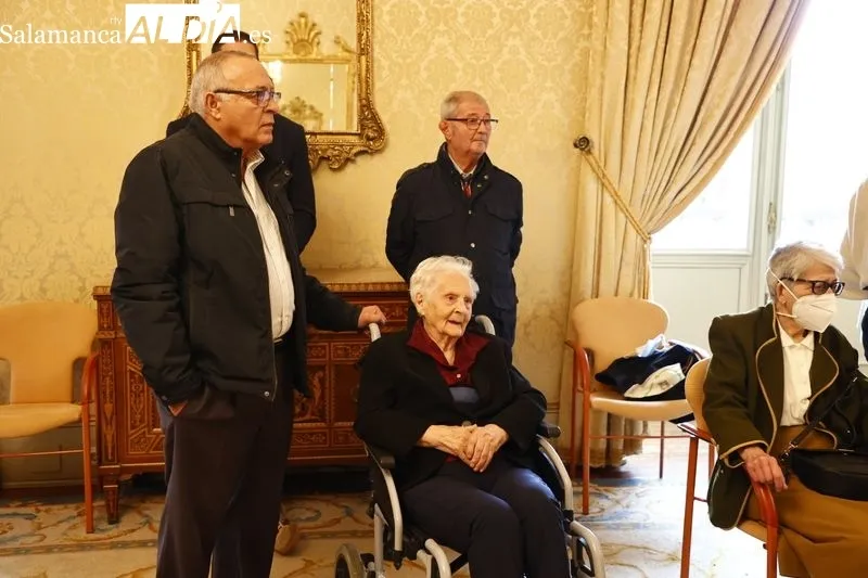 Homenajea a personas centenarias realizado en el Ayuntamiento de Salamanca. Foto de David Sañudo