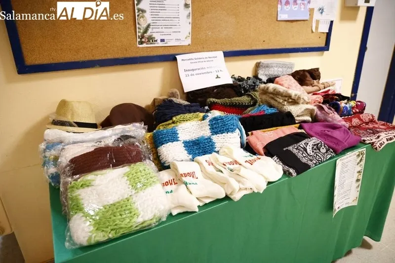 Mercadillo Solidario Europeo en la Escuela Oficial de Idiomas, calle Peña de Francia 46. Foto de David Sañudo