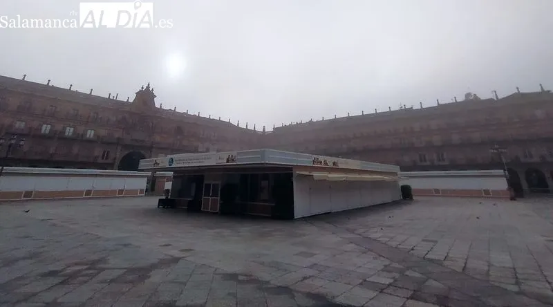 Niebla esta mañana en el centro de Salamanca. Foto David Sañudo