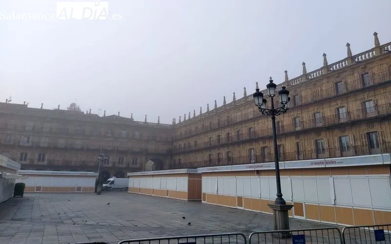 Niebla esta mañana en el centro de Salamanca. Foto David Sañudo