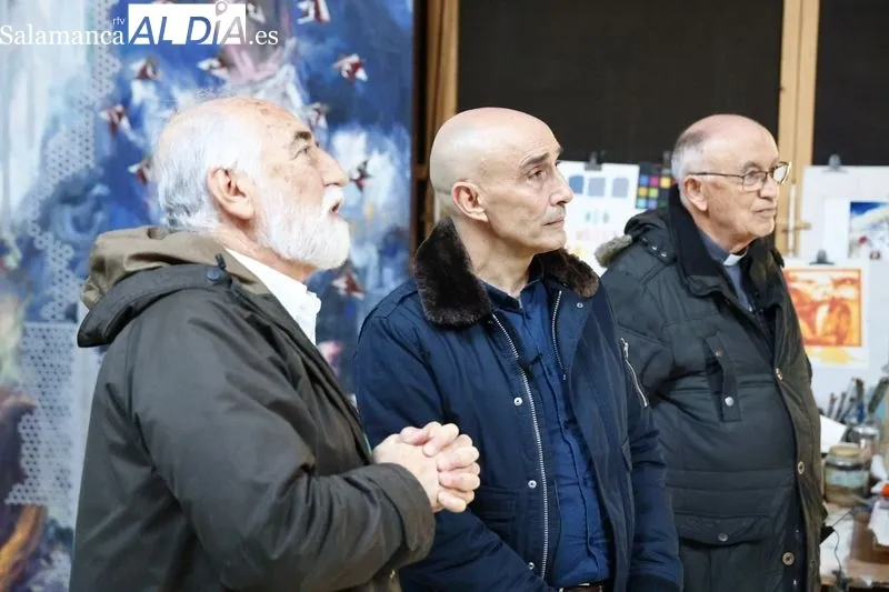 Presentación de la obra de Florencio Maíllo, de gran tamaño, donada a la Catedral de Salamanca por el canónigo Daniel Sánchez. Foto de David Sañudo