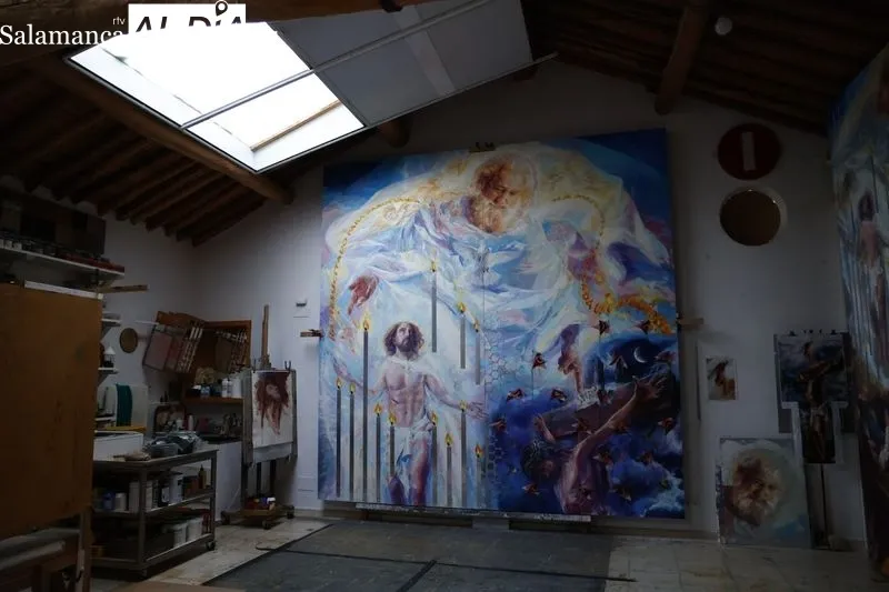 Presentación de la obra de Florencio Maíllo, de gran tamaño, donada a la Catedral de Salamanca por el canónigo Daniel Sánchez. Foto de David Sañudo
