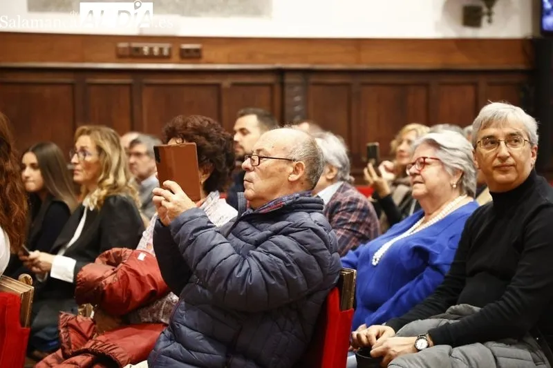 Toma de posesión de los nuevos cargos académicos y personal docente e investigador de la Universidad de Salamanca durante el acto celebrado en el Paraninfo de las Escuelas Mayores. Foto de David Sañudo