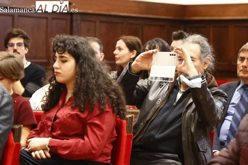 Toma de posesión de los nuevos cargos académicos y personal docente e investigador de la Universidad de Salamanca durante el acto celebrado en el Paraninfo de las Escuelas Mayores. Foto de David Sañudo