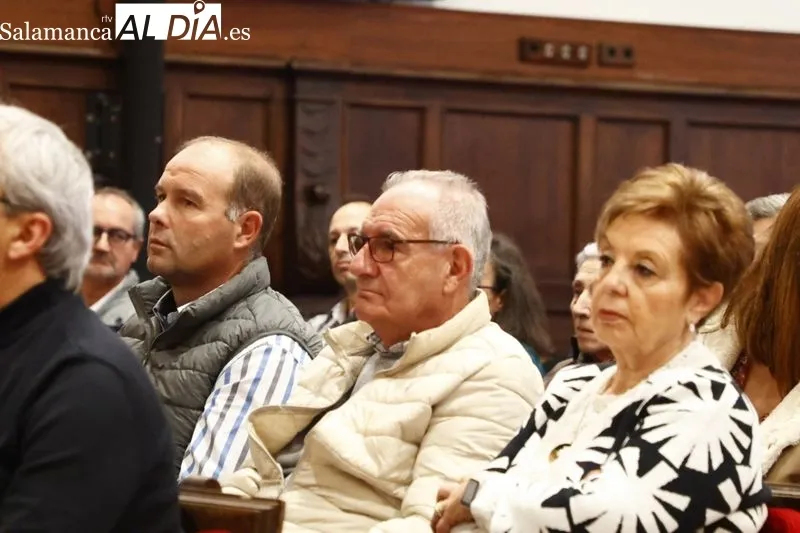 Toma de posesión de los nuevos cargos académicos y personal docente e investigador de la Universidad de Salamanca durante el acto celebrado en el Paraninfo de las Escuelas Mayores. Foto de David Sañudo