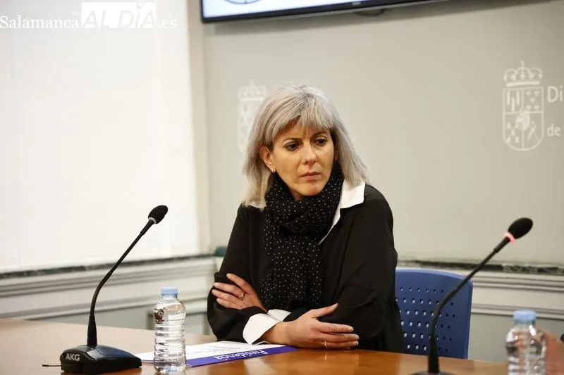 La diputada provincial del área de Bienestar Social, Eva Picado, en la presentación de estas ayudas. Foto de David Sañudo