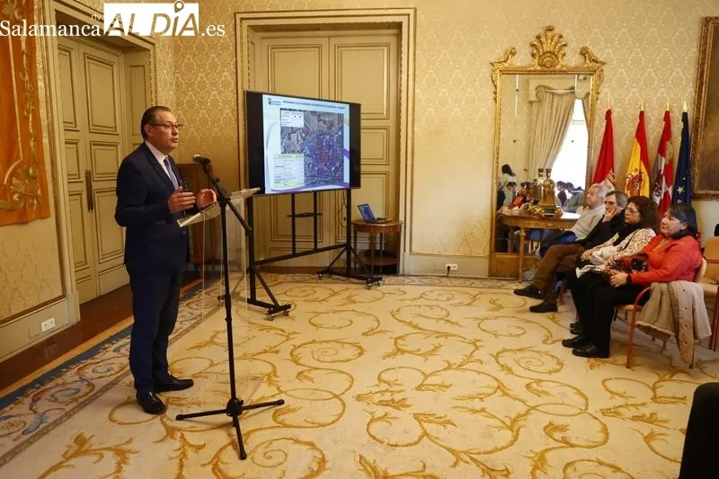 Presentación en el Ayuntamiento de la modernización de los barrios Pizarrales y Blanco. Foto de David Sañudo