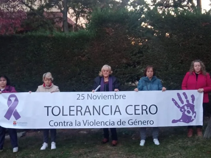 Foto 8 - El Encinar, Los Cisnes y Terradillos conmemoran el d&iacute;a contra la Violencia de G&eacute;nero