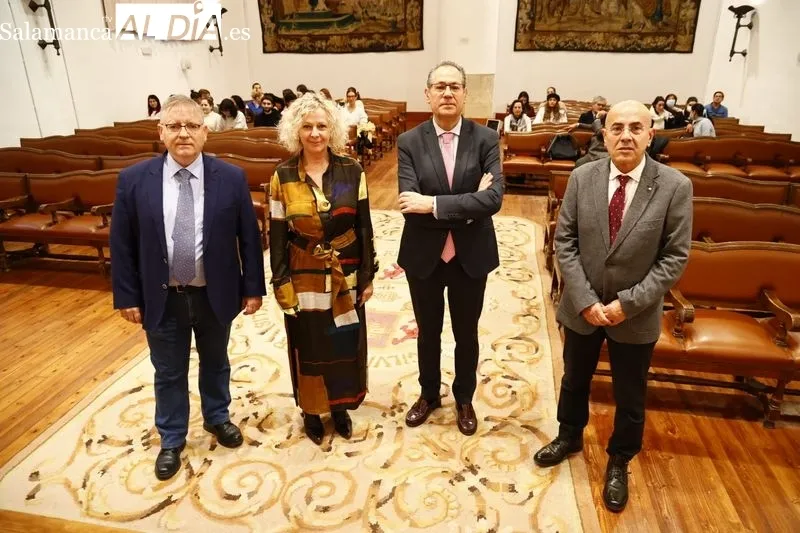 El concejal de Fomento, Fernando Carabias, participa en el seminario ‘Conmemoración 50 Aniversario de la Convención del Patrimonio Mundial (París, 1972-2022)’, en el Aula Salinas del Edificio Histórico de la Universidad de Salamanca. Foto de David Sañudo