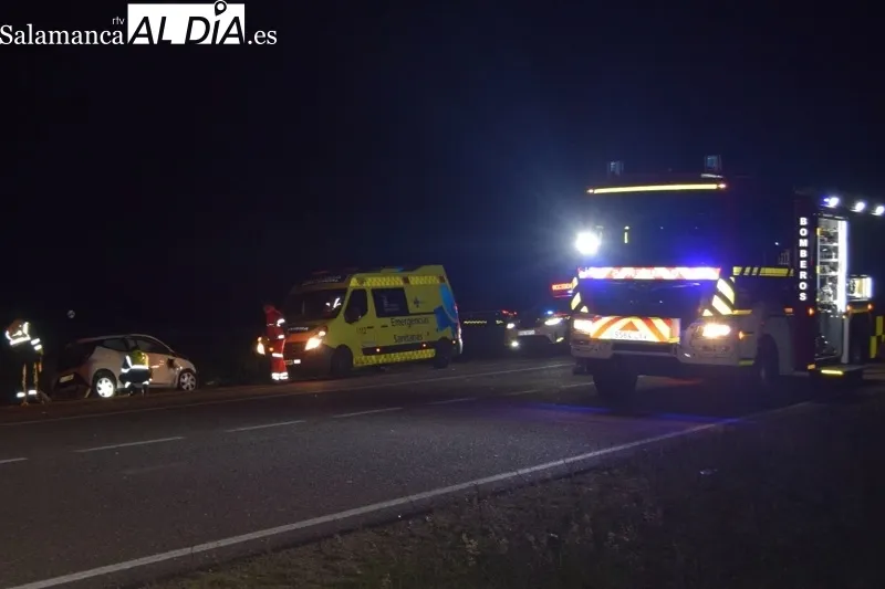 Un accidente entre un coche y un autobús se salda con dos heridos