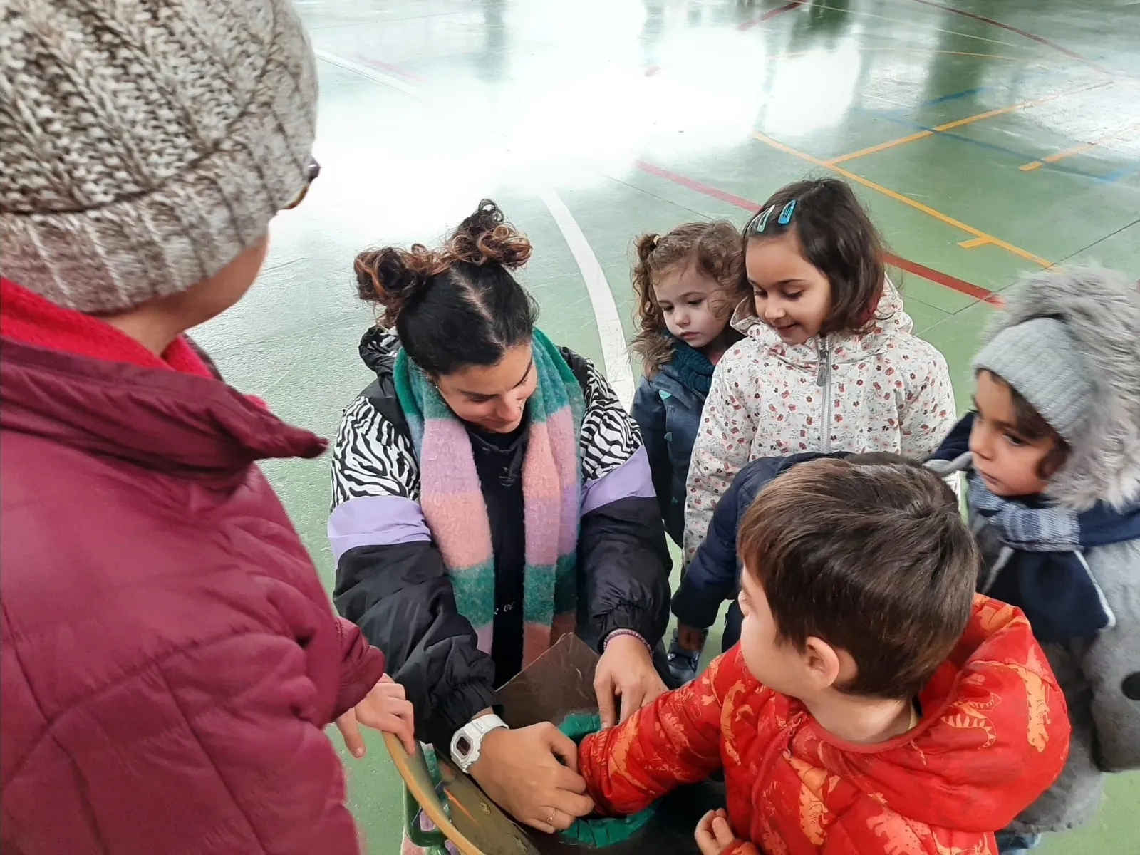 Acopedis y Acomunidad organizaban juegos por la discapacidad en el colegio Severiano Montero