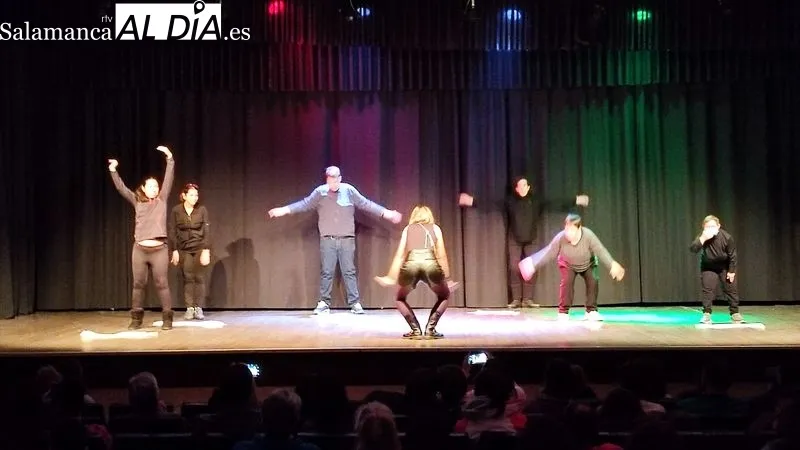 Gala de los usuarios de Asprodes en Vitigudino el Dia de la Discapacidad / CORRAL
