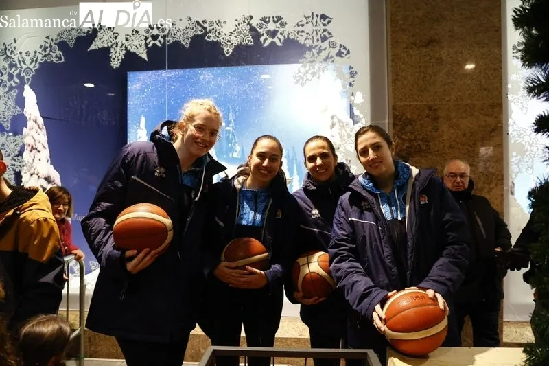 Galería de imágenes del encendido en El Corte Inglés / Fotos: Carlos Cuervo