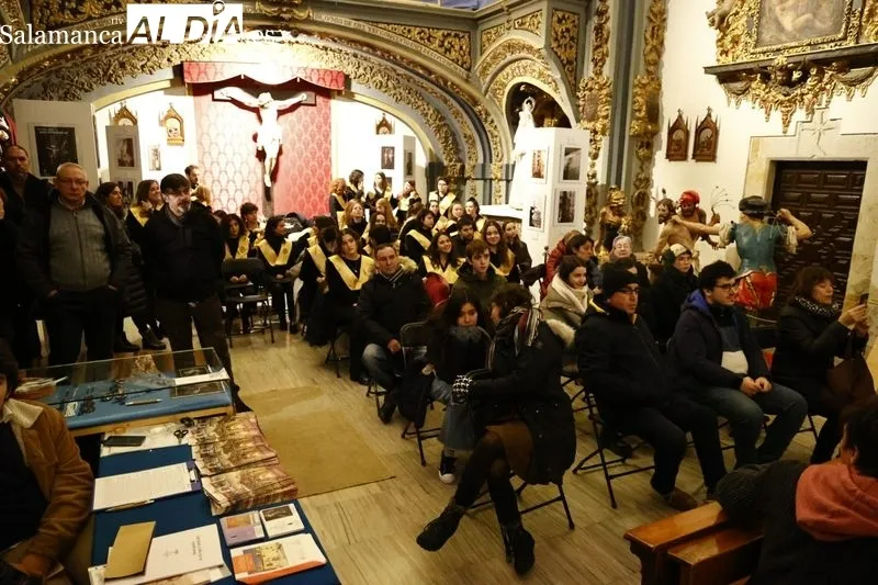 Foto 5 - La asociaci&oacute;n Belenista Virgen de la Pe&ntilde;a de Francia se re&uacute;ne en la capilla de la Ilustre Cofrad&iacute;a de la Vera Cruz