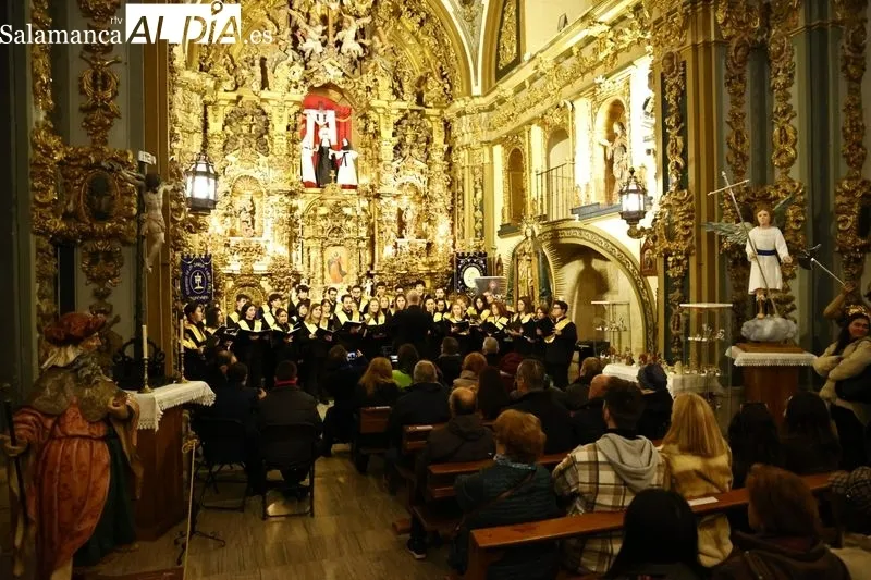 Foto 10 - La asociaci&oacute;n Belenista Virgen de la Pe&ntilde;a de Francia se re&uacute;ne en la capilla de la Ilustre Cofrad&iacute;a de la Vera Cruz