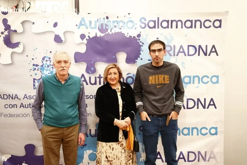 Foto 7 - La asociaci&oacute;n Ariadna celebra su cena ben&eacute;fica por todo lo alto