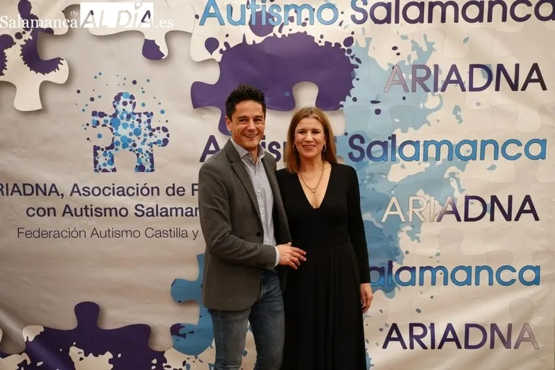 Foto 11 - La asociaci&oacute;n Ariadna celebra su cena ben&eacute;fica por todo lo alto