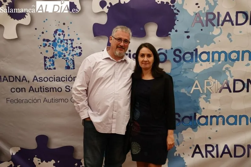 Foto 13 - La asociaci&oacute;n Ariadna celebra su cena ben&eacute;fica por todo lo alto