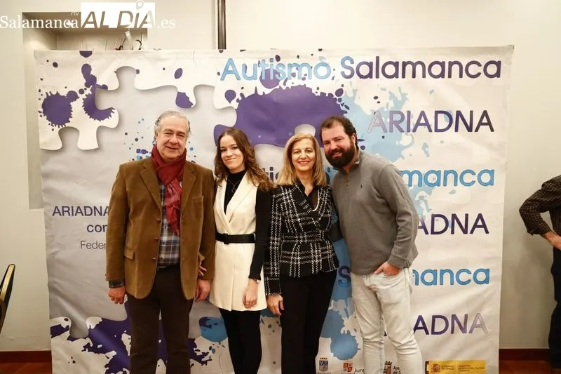 Foto 15 - La asociaci&oacute;n Ariadna celebra su cena ben&eacute;fica por todo lo alto