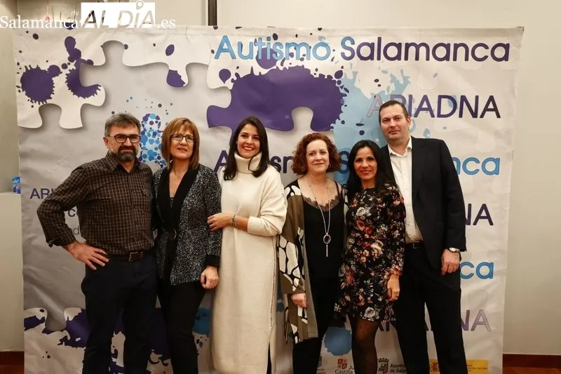 Foto 17 - La asociaci&oacute;n Ariadna celebra su cena ben&eacute;fica por todo lo alto