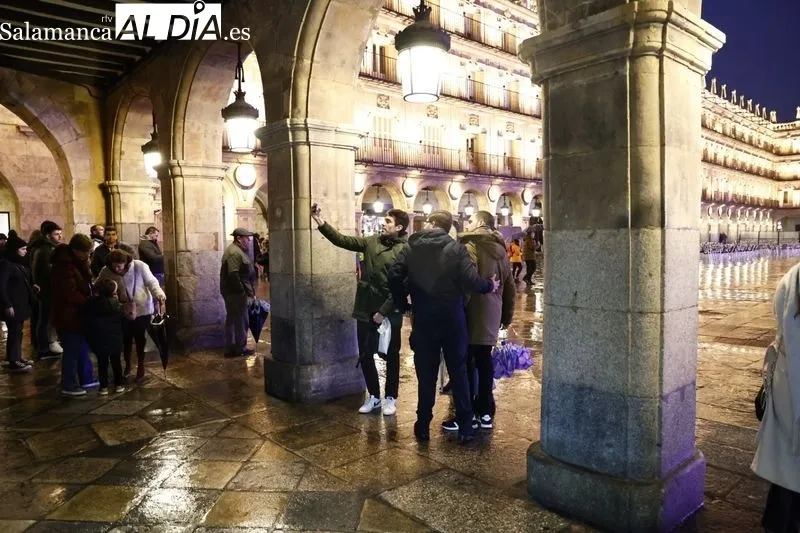 El centro de Salamanca, esta tarde fría y lluviosa de domingo. Fotos: David Sañudo