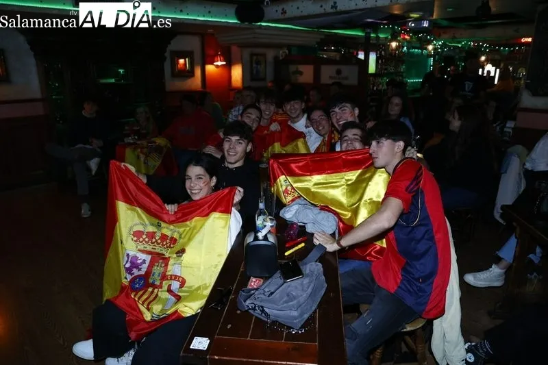 Galería de imágenes de los salmantinos viendo el Marruecos - España del Mundial / Fotos: David Sañudo