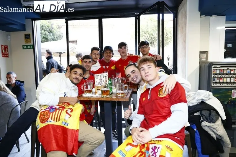 Galería de imágenes de los salmantinos viendo el Marruecos - España del Mundial / Fotos: David Sañudo